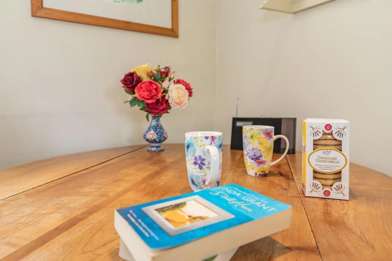 Bumble Cottage Darley